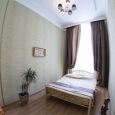 Apartment Vozle Teatra Opery I Baleta Lviv Bagian luar foto