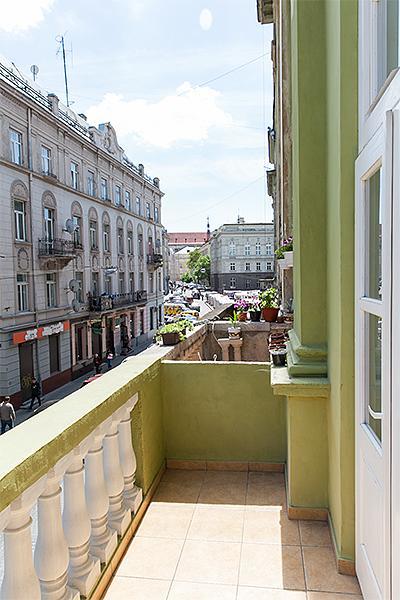 Apartment Vozle Teatra Opery I Baleta Lviv Bagian luar foto